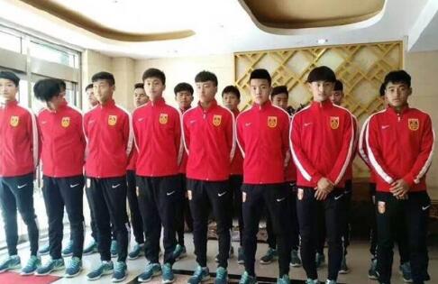 　　　　机械人David的启迪　　　　David的思虑和行动穿起了全剧，David就是超智人-异型宿命的人类缩影。